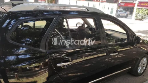 Kia Carens 2011 Black Used for Sale - 5