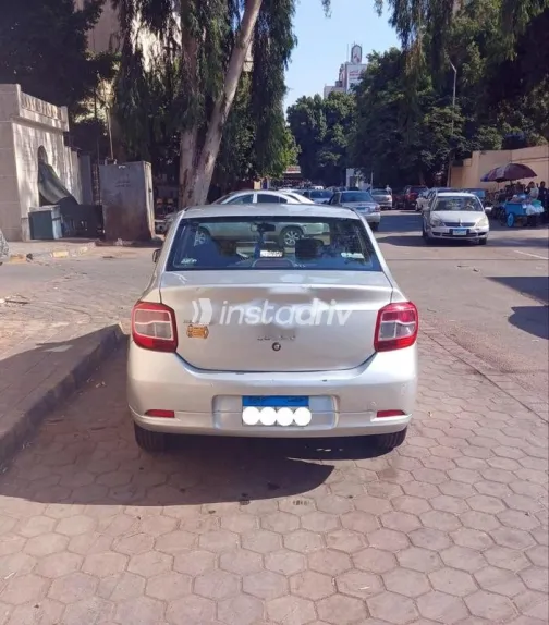 Renault Logan 2017 Silver Used for Sale - 3
