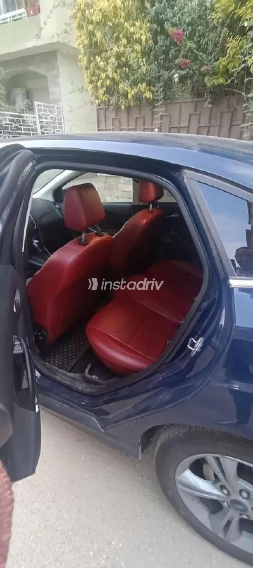 Ford Focus 2017 White Used for Sale - 8