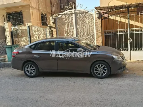 Nissan Sentra 2018 White Used for Sale - 6