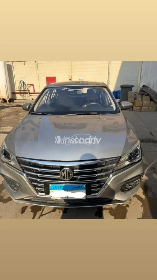 ام جى 5 2025 أبيض مستعملة للبيع - 1