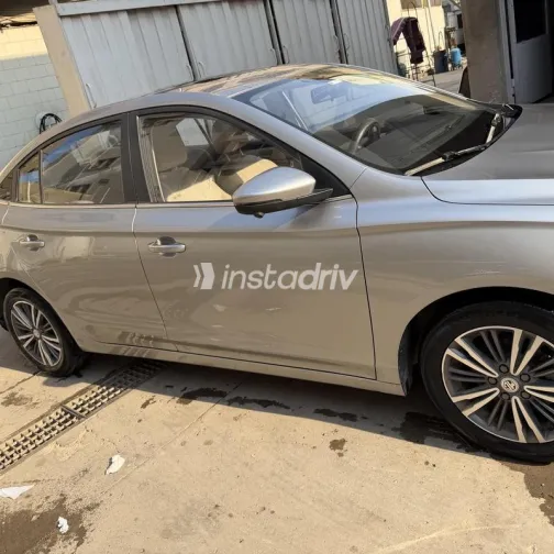 ام جى 5 2025 أبيض مستعملة للبيع - 5