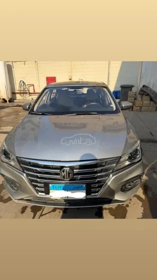 ام جى 5 2025 أبيض مستعملة للبيع