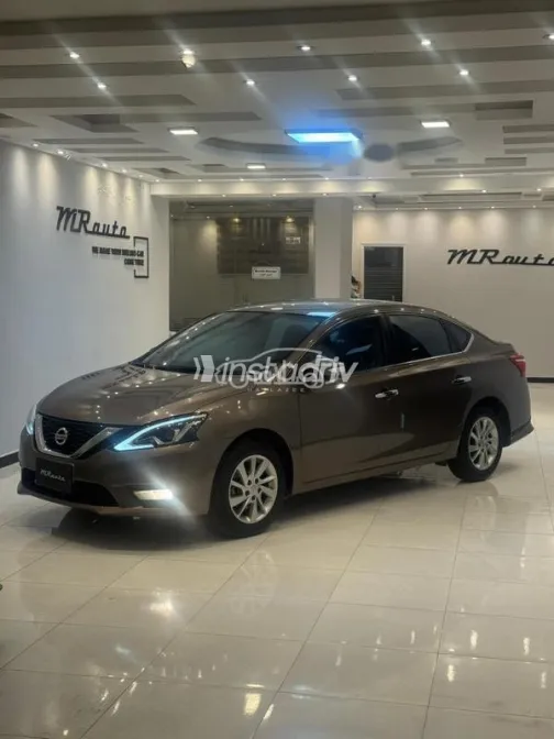 Nissan Sentra 2023 Brown Used for Sale - 2