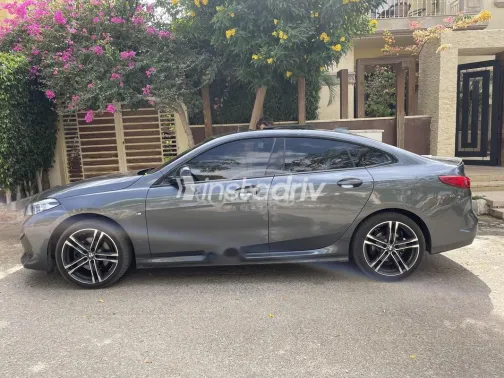 بي ام دبليو 218 i 2021 رمادي غامق مستعملة للبيع - 1