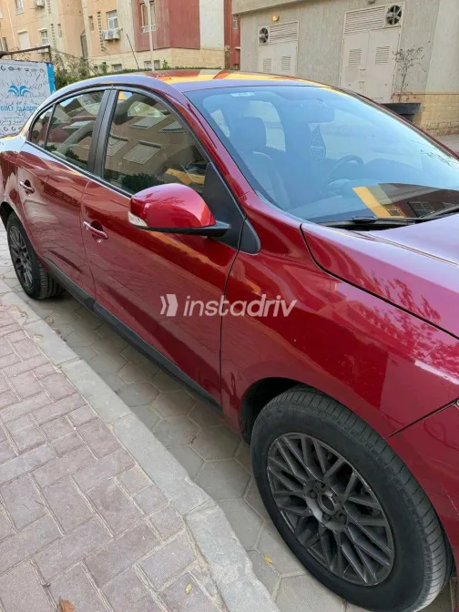 Renault Fluence 2016 White Used for Sale - 4