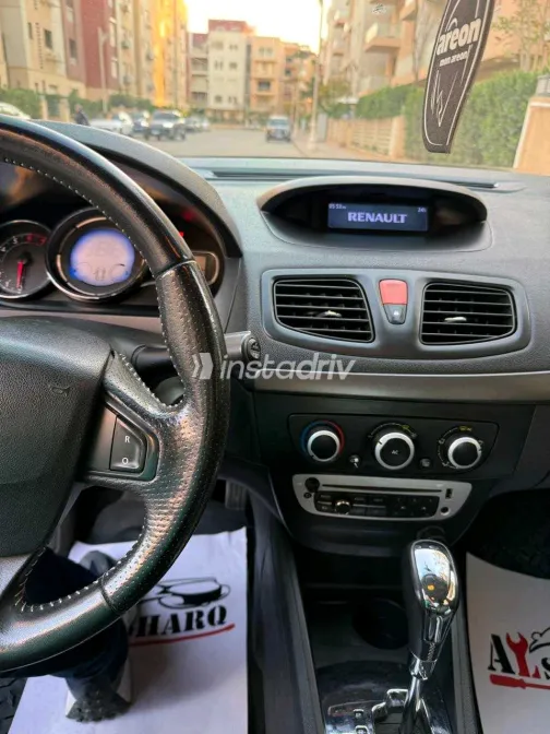 Renault Fluence 2016 White Used for Sale - 9