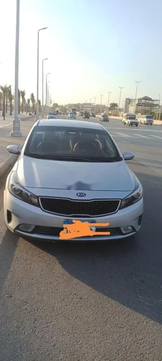 كيا سيراتو 2018 أبيض مستعملة للبيع