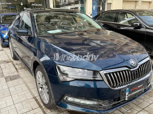 سكودا سوبيرب 2022 أزرق غامق مستعملة للبيع - 9
