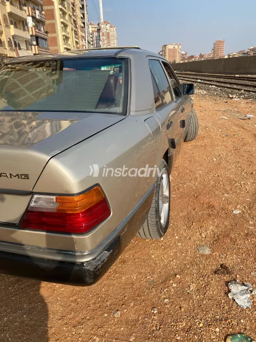 مرسيدس E 200 1990 أبيض مستعملة للبيع - 3