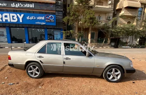 مرسيدس E 200 1990 أبيض مستعملة للبيع - 6
