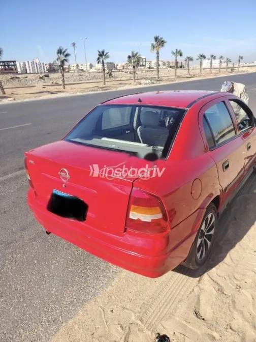 اوبل أسترا 2000 أحمر مستعملة للبيع - 5