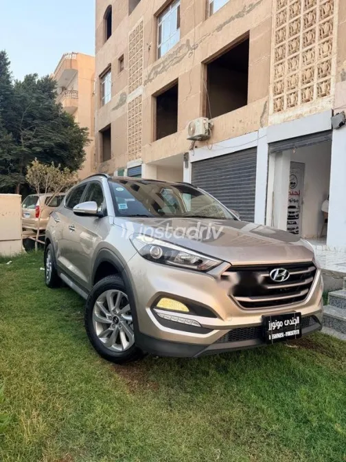 Hyundai Tucson GDI 2018 Gold Used for Sale - 1