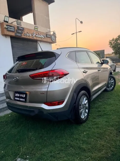 Hyundai Tucson GDI 2018 Gold Used for Sale - 2