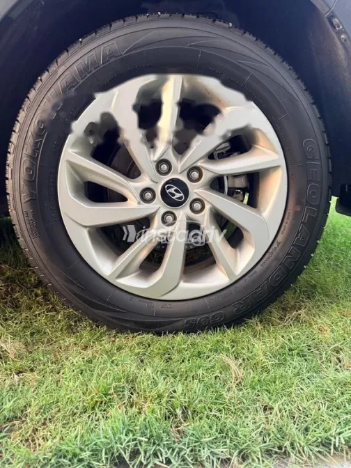 Hyundai Tucson GDI 2018 Gold Used for Sale - 9