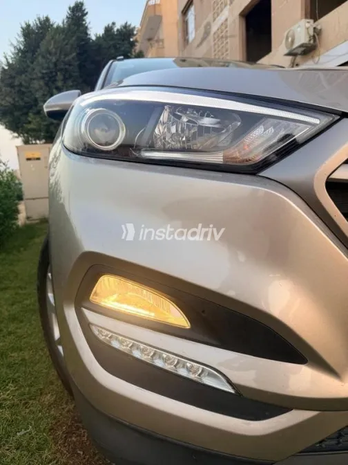 Hyundai Tucson GDI 2018 Gold Used for Sale - 10