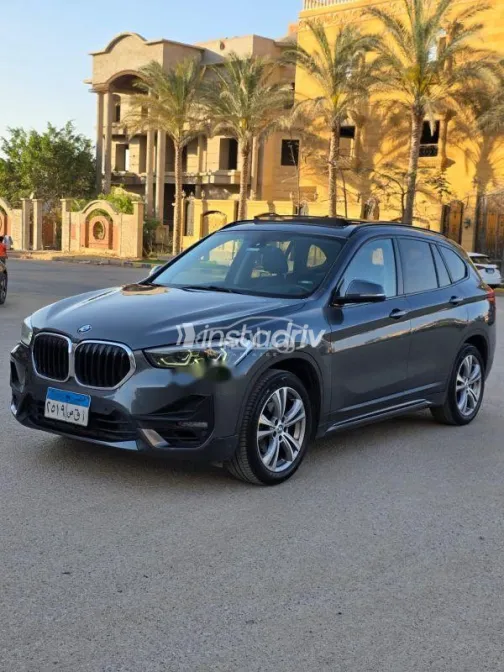 بي ام دبليو X1 2020 بني مستعملة للبيع - 1