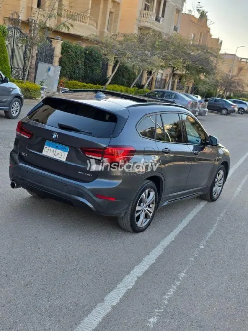 بي ام دبليو X1 2020 بني مستعملة للبيع - 2