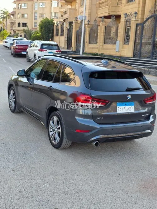 بي ام دبليو X1 2020 بني مستعملة للبيع - 3