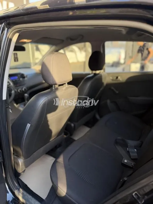 Hyundai Grand i10 2015 Black Used for Sale - 8