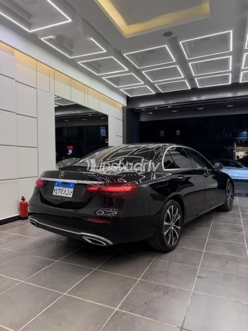 مرسيدس E 200 2022 أسود مستعملة للبيع - 9