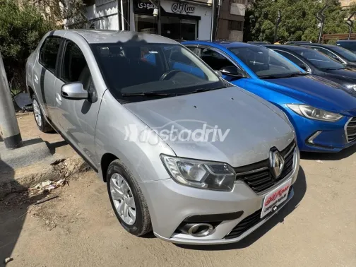 Renault Logan 2012 White Used for Sale - 1