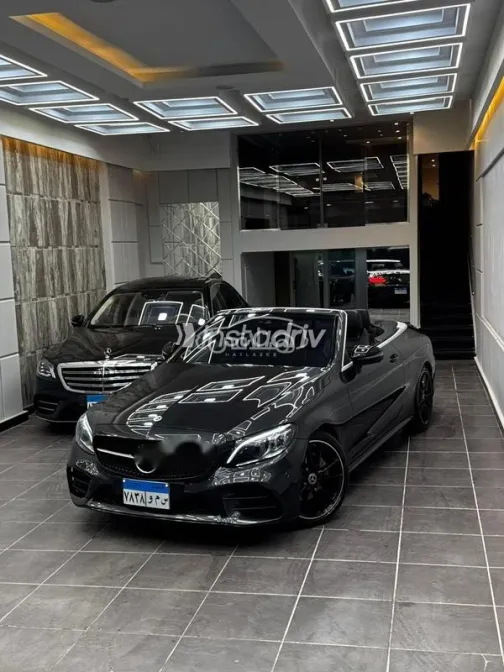 Mercedes C 200 2023 Gray Used for Sale - 1