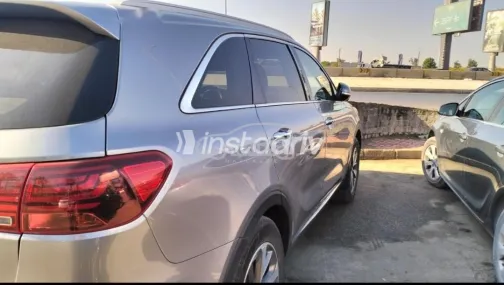 Kia Sorento 2019 White Used for Sale - 4
