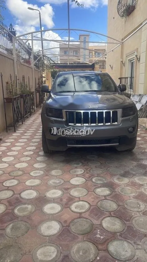 Jeep Grand Cherokee 2012 Gray Used for Sale - 1