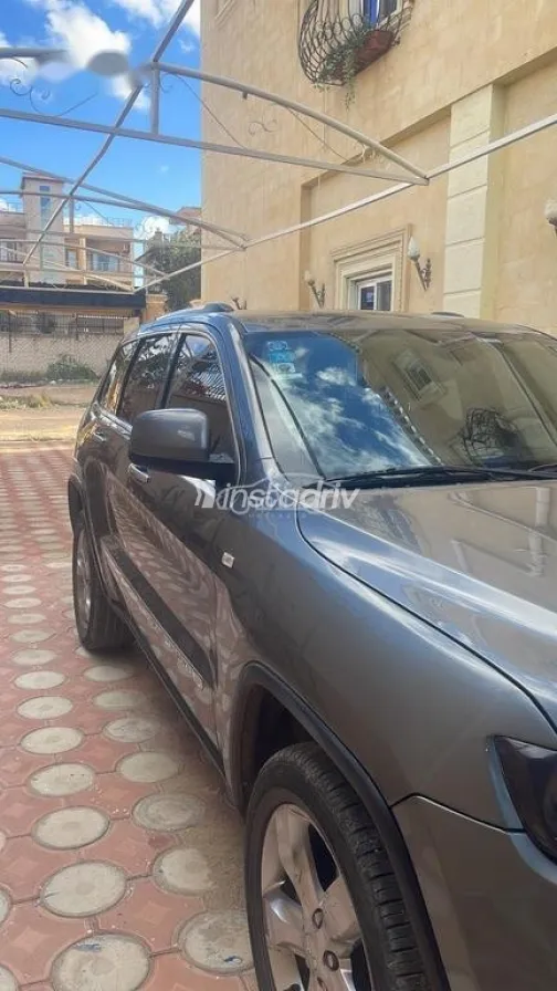 Jeep Grand Cherokee 2012 Gray Used for Sale - 2