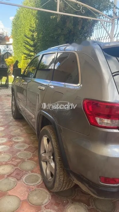 Jeep Grand Cherokee 2012 Gray Used for Sale - 4