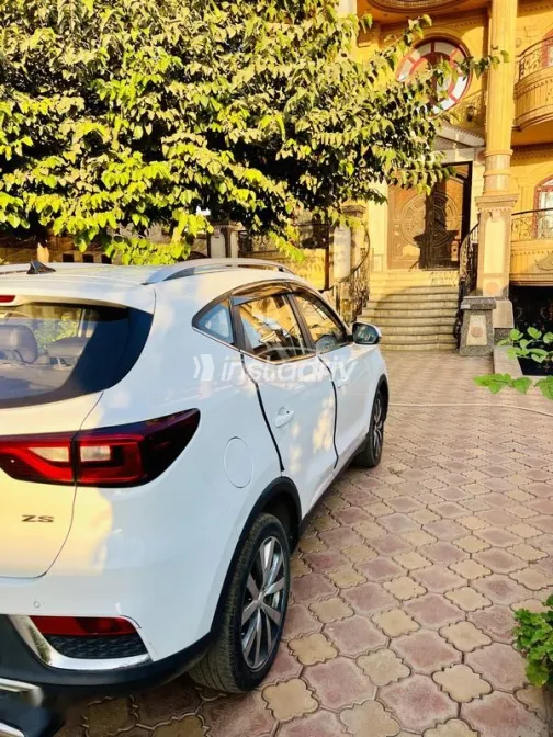 MG ZS 2021 White Used for Sale - 2