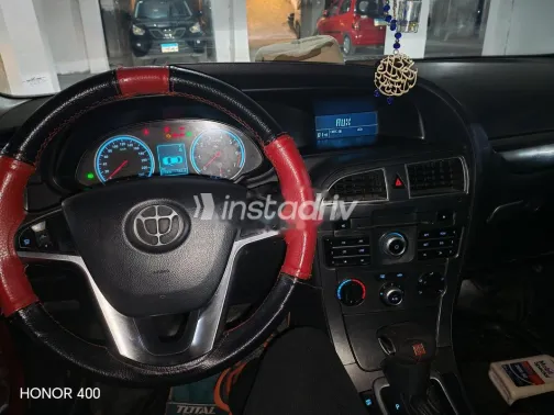Brilliance V5 2015 Red Used for Sale - 2