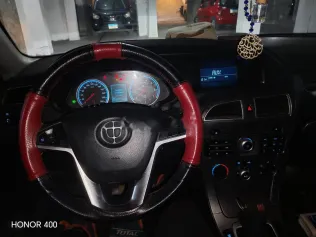 بريليانس V5 2015 أحمر مستعملة للبيع