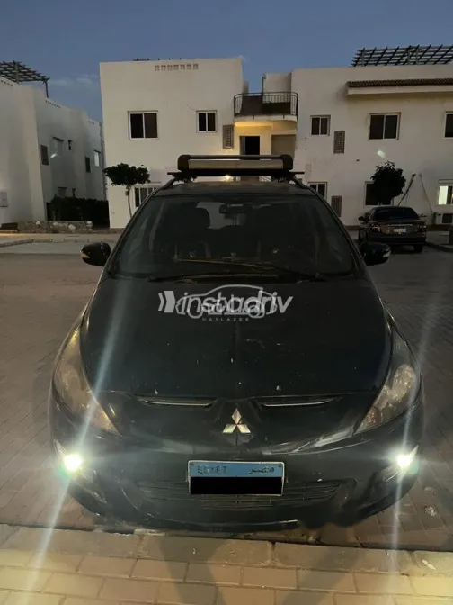 Mitsubishi Grandis 2006 Black Used for Sale - 1