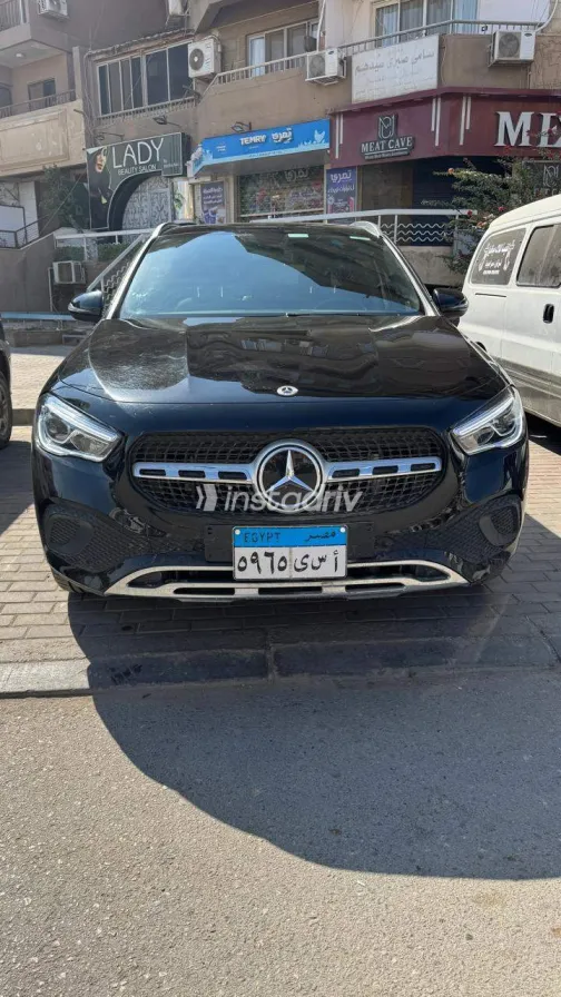 Mercedes GLA 200 2023 White Used for Sale - 1