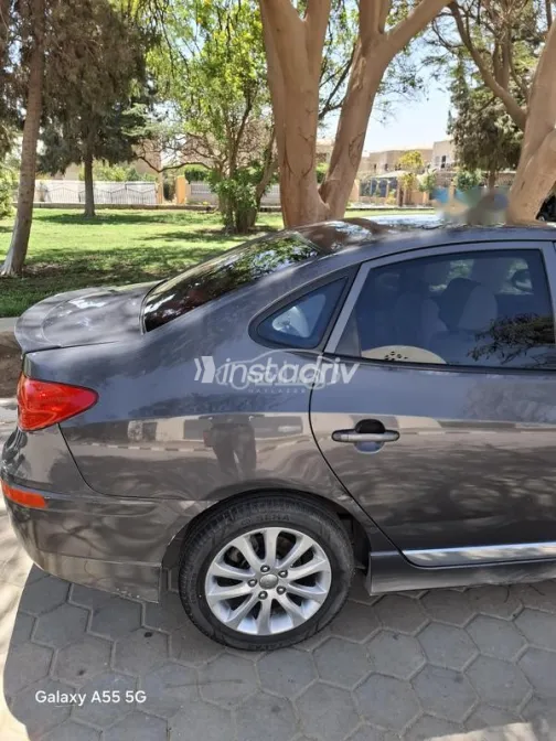 Hyundai Elantra HD 2019 White Used for Sale - 5