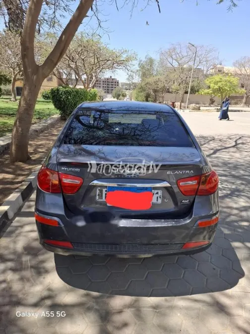 Hyundai Elantra HD 2019 White Used for Sale - 6