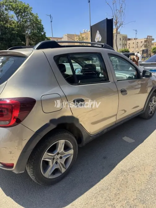 رينو سانديرو  ( ستيب  واى ) 2021 برونزي مستعملة للبيع - 6