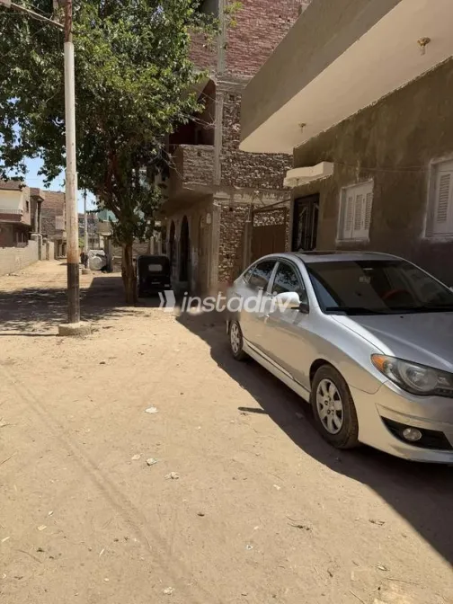 Hyundai Elantra HD 2019 White Used for Sale - 3