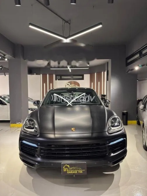 Porsche Cayenne S 2022 Black Used for Sale - 1