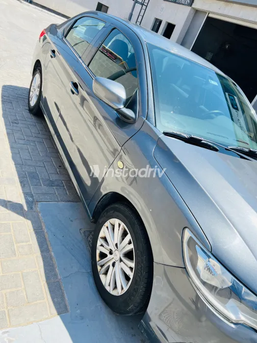 بيجو 301 2018 أبيض مستعملة للبيع - 1