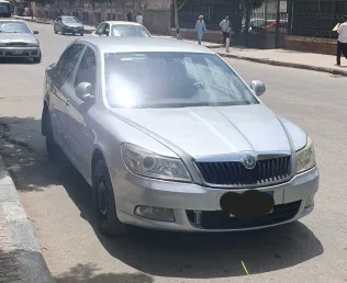 سكودا اوكتافيا A5 2011 أبيض مستعملة للبيع