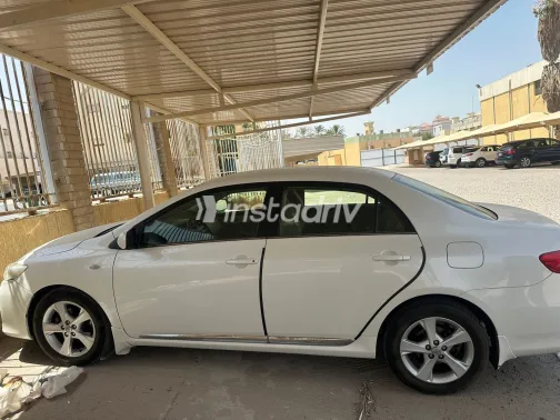 Toyota Corolla 2013 White Used for Sale - 4