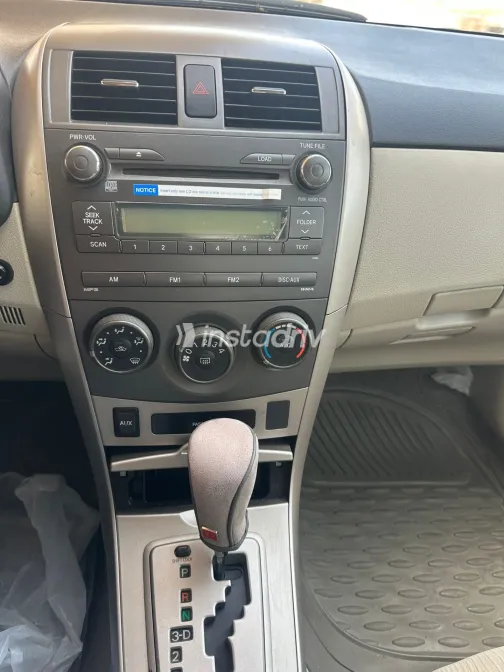 Toyota Corolla 2013 White Used for Sale - 10