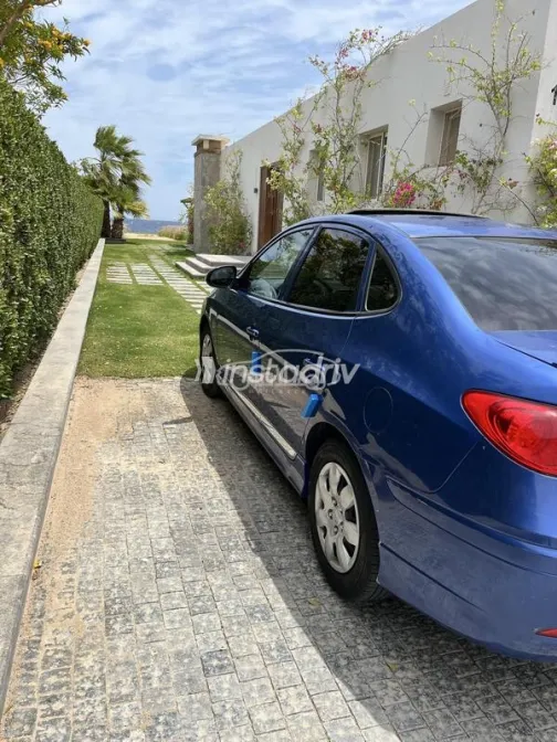 Hyundai Elantra HD 2021 White Used for Sale - 1