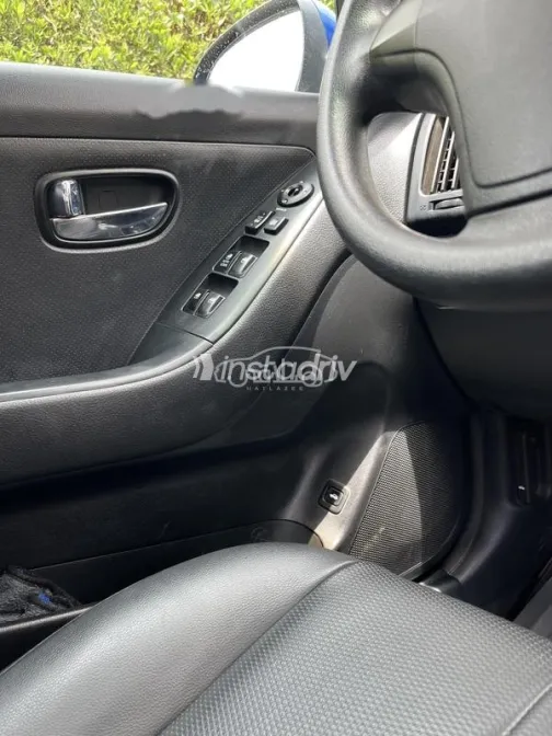Hyundai Elantra HD 2021 White Used for Sale - 9