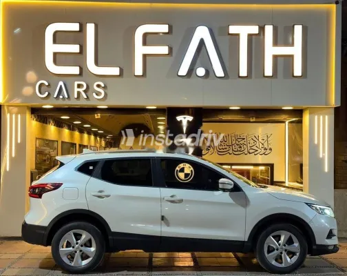 Nissan Qashqai 2021 White Used for Sale - 1