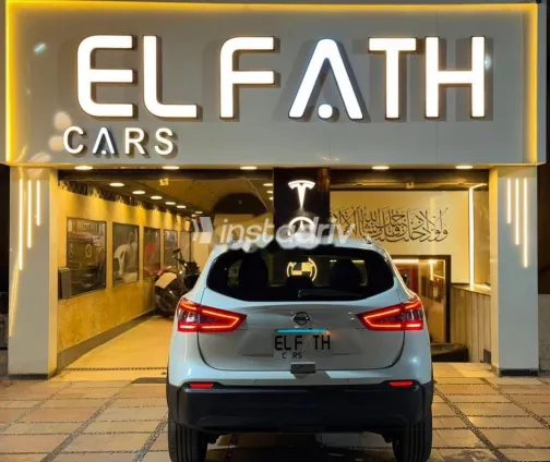 Nissan Qashqai 2021 White Used for Sale - 2