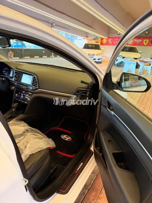 Hyundai Elantra 2026 White Used for Sale - 10